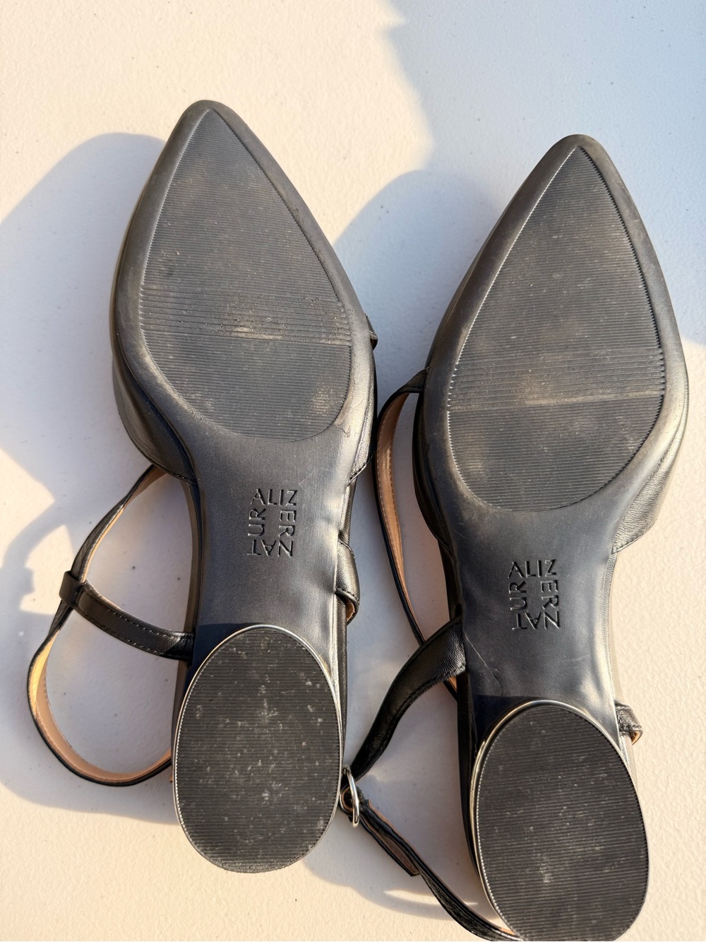 Black flats - Picture 2 of 2